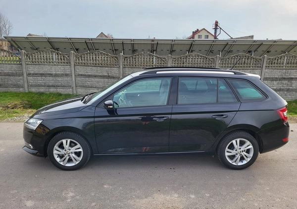 Skoda Fabia cena 58999 przebieg: 8900, rok produkcji 2022 z Namysłów małe 106